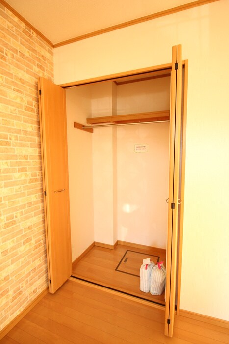 物件内観写真5　(収納)