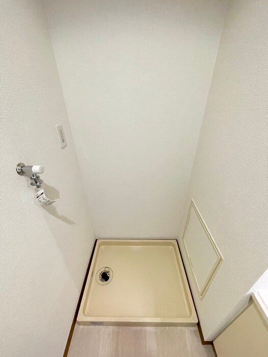 物件内観写真12　(洗濯機置場)