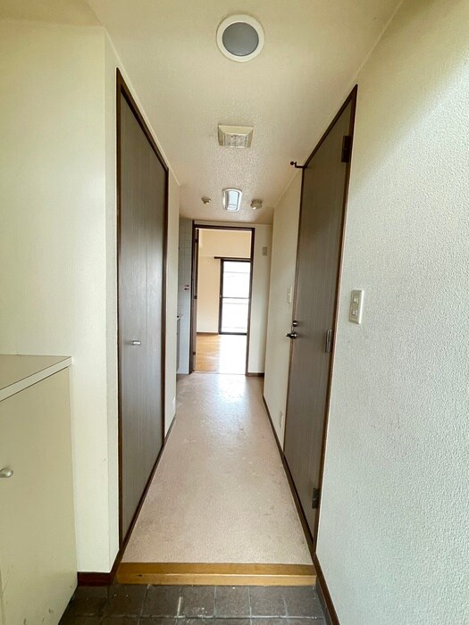 物件内観写真16　(玄関)