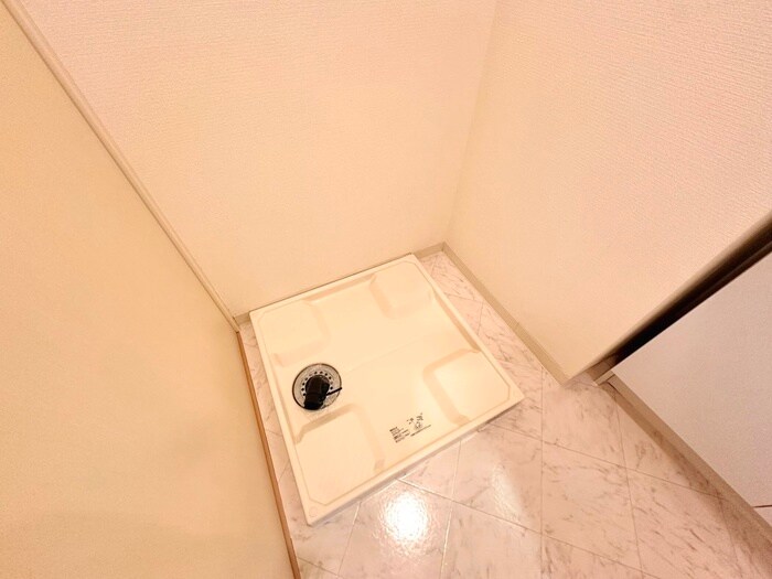 物件内観写真16　(洗濯機置場)