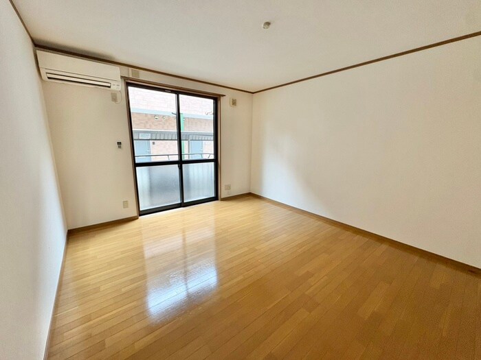 物件内観写真10　(居室)