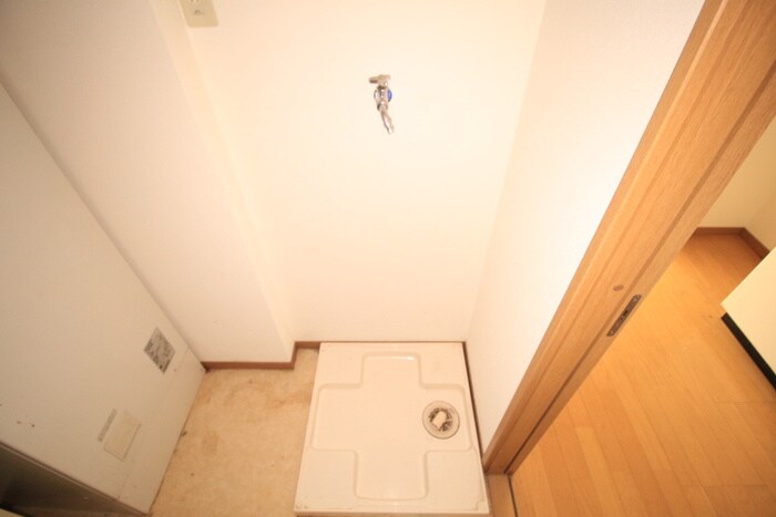 物件内観写真14　(洗濯機置場)