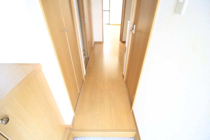 物件内観写真16　(廊下)