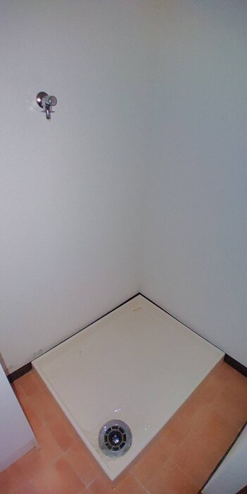 物件内観写真12　(洗濯機置場)