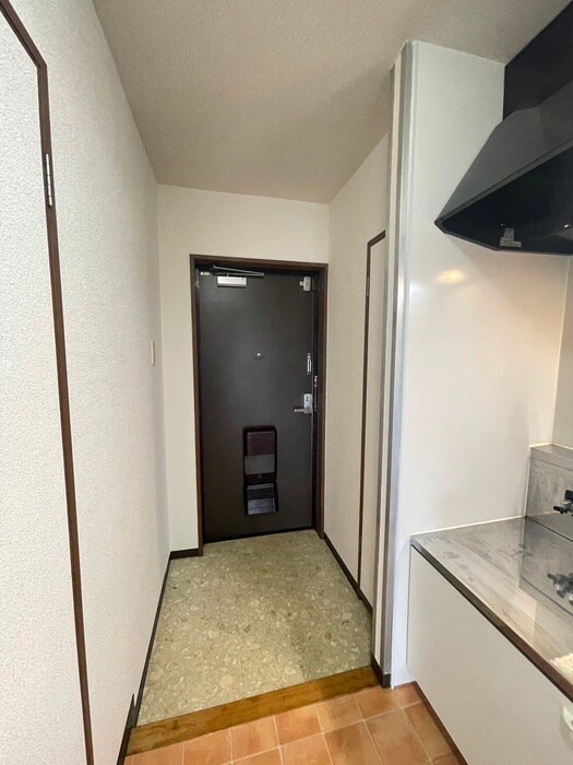 物件内観写真14　(玄関)