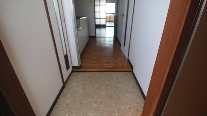 物件内観写真15　(廊下)