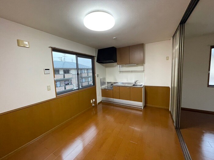 物件内観写真6　(居室)