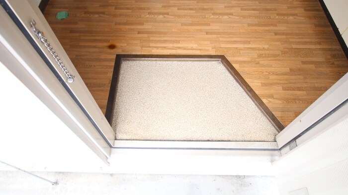 物件内観写真14　(玄関)