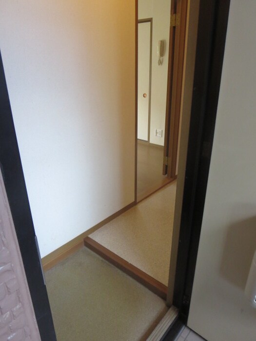 物件内観写真7　(玄関)