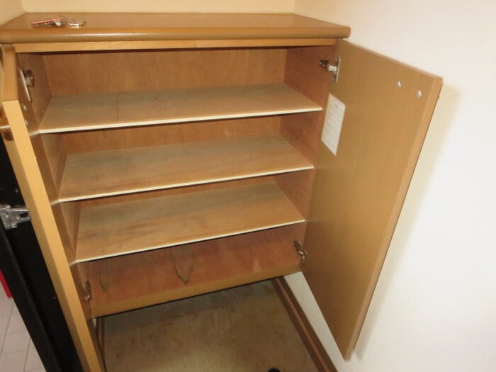 物件内観写真8　(靴箱)