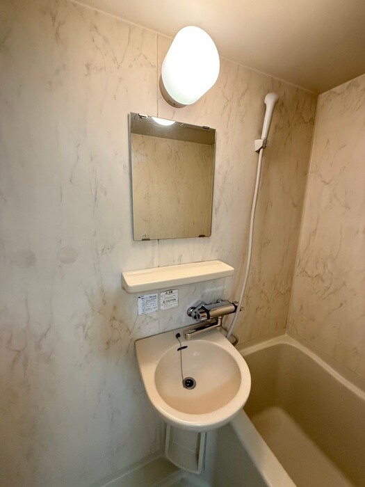 物件内観写真12　(洗面)