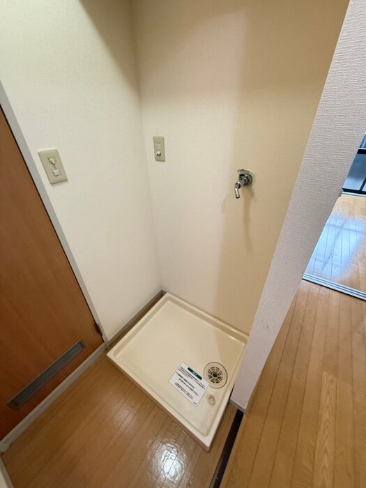 物件内観写真17　(洗濯機置場)