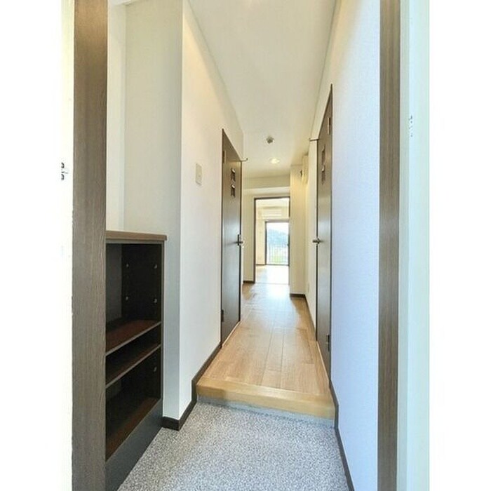 物件内観写真12　(廊下)