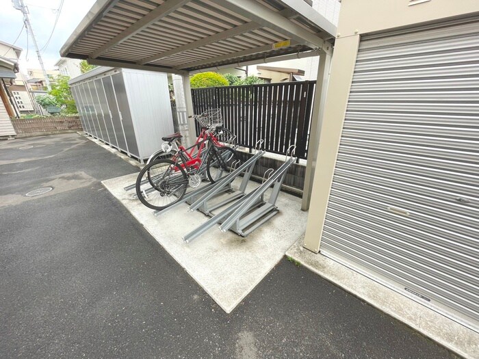 物件外観写真5　(駐輪場)