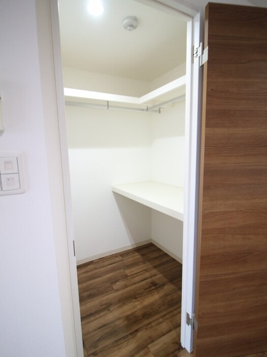 物件内観写真13　(収納)