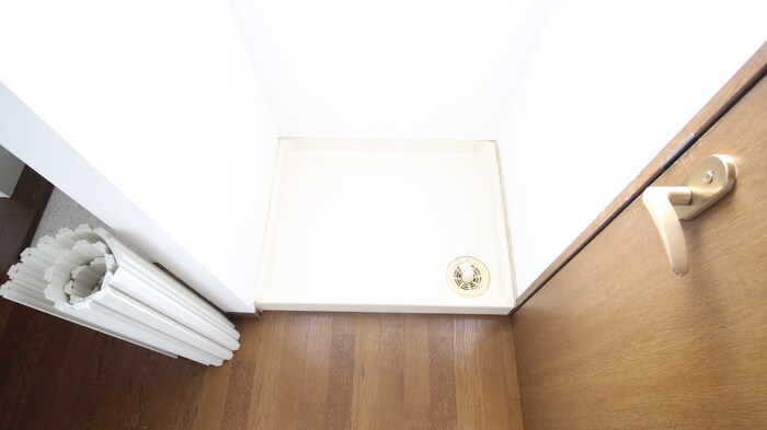 物件内観写真14　(洗濯機置場)