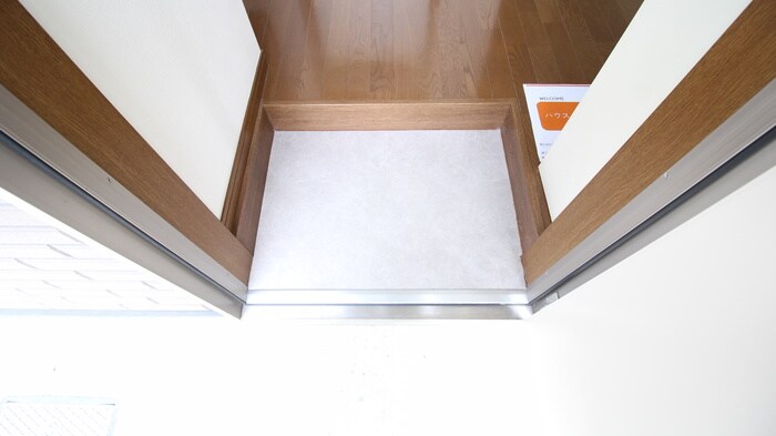 物件内観写真17　(玄関)