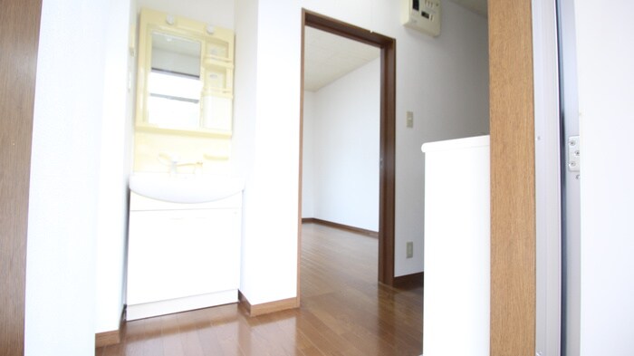 物件内観写真18　(廊下)