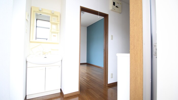 物件内観写真18　(廊下)