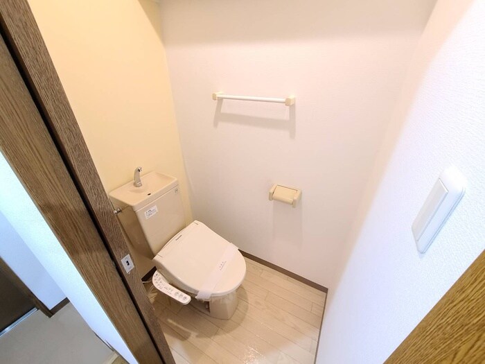 物件内観写真13　(トイレ)