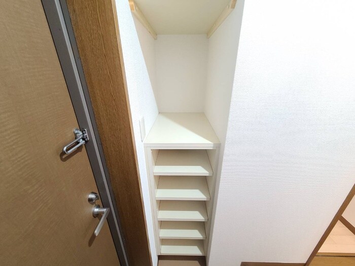 物件内観写真15　(靴箱)