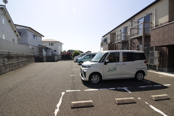 物件外観写真4　(駐車場)
