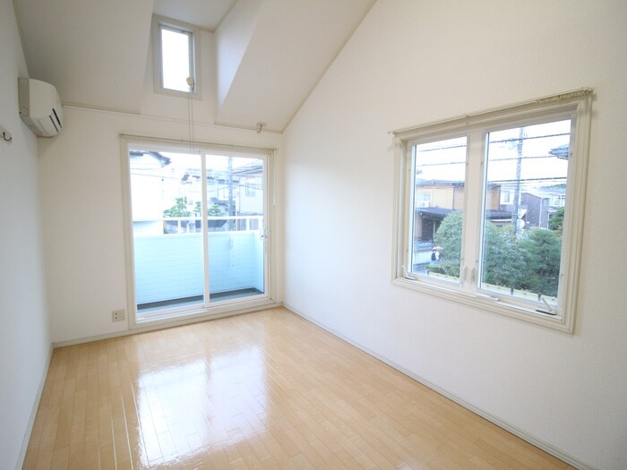 物件内観写真8　(居室)