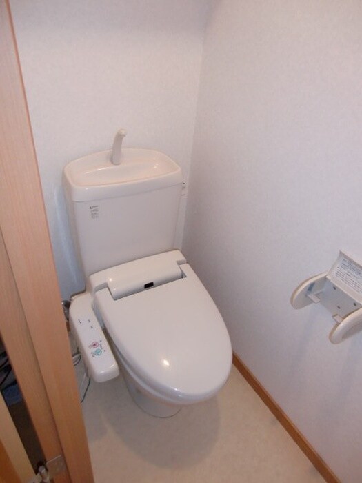 物件内観写真8　(トイレ)