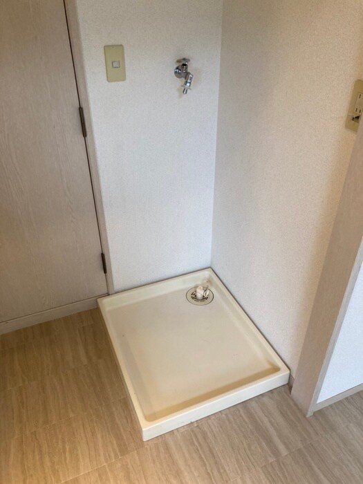 物件内観写真15　(洗濯機置場)