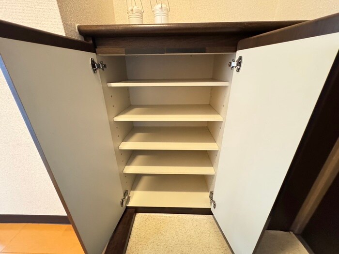 物件内観写真16　(靴箱)