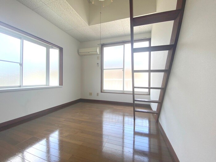 物件内観写真10　(居室)