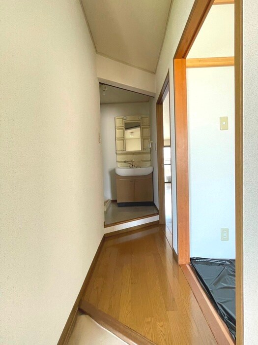 物件内観写真17　(廊下)