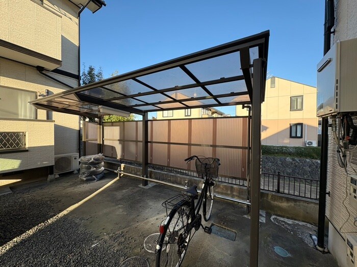 物件外観写真5　(駐輪場)