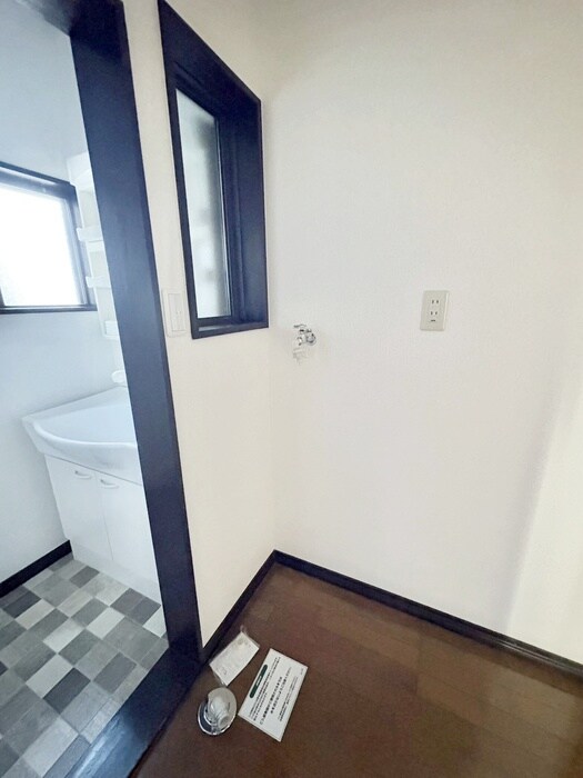 物件内観写真13　(洗濯機置場)