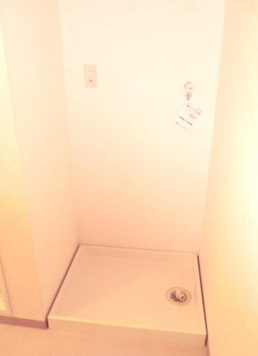 物件内観写真13　(洗濯機置場)