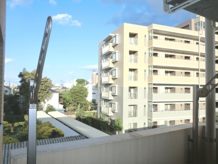 物件内観写真16　(室内からの展望)