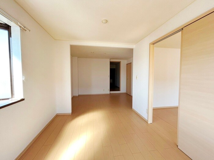 物件内観写真8　(居室)