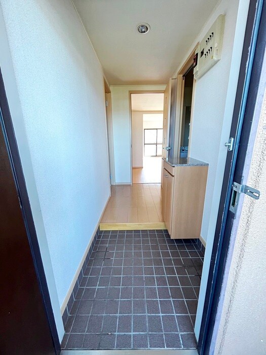 物件内観写真17　(玄関)