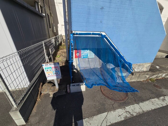 物件外観写真4　(駐車場)