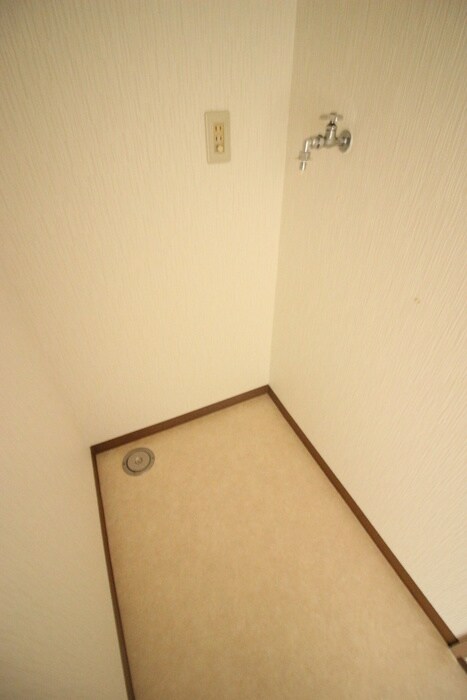 物件内観写真15　(洗濯機置場)