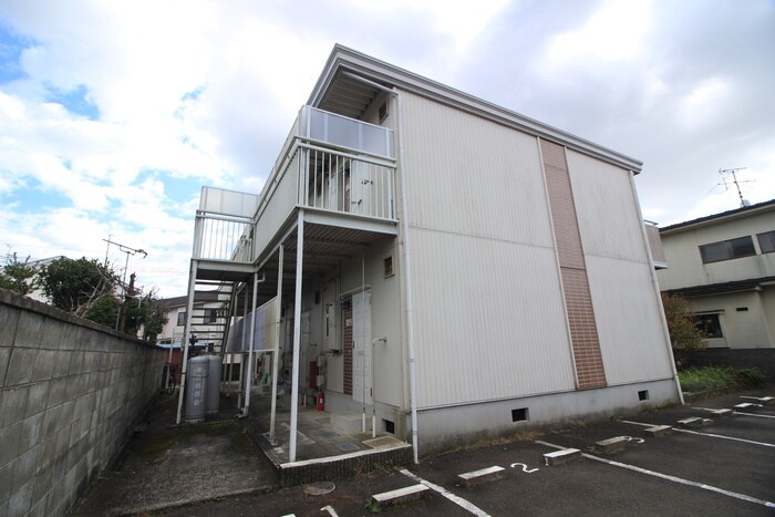 物件外観写真4　(エントランス部分)