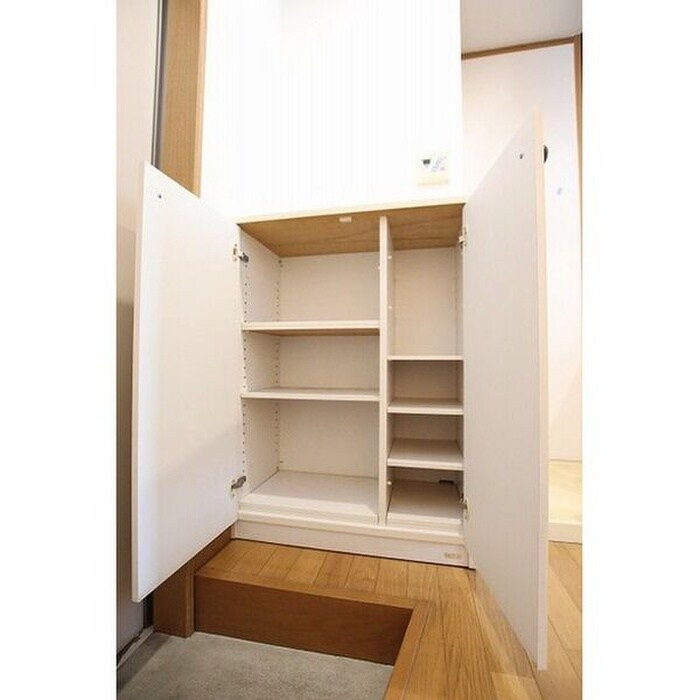 物件内観写真7　(靴箱)