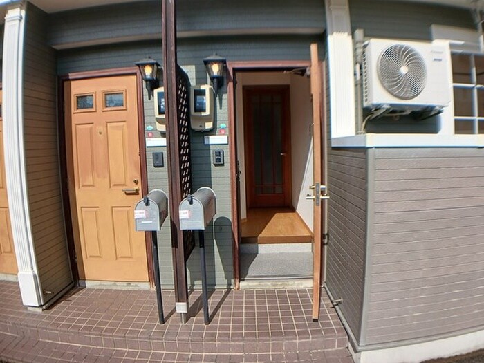 物件内観写真9　(玄関)