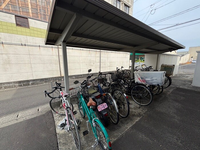物件外観写真5　(駐輪場)