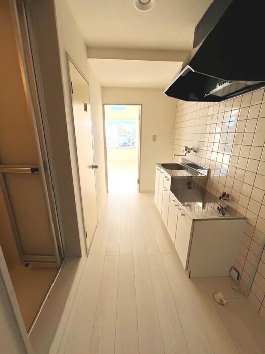 物件内観写真16　(廊下)