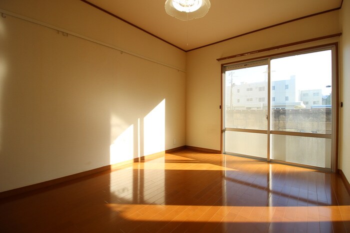 物件内観写真10　(居室)