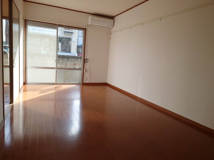 物件内観写真10　(居室)