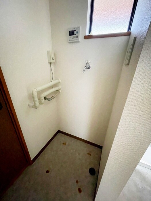 物件内観写真11　(洗濯機置場)