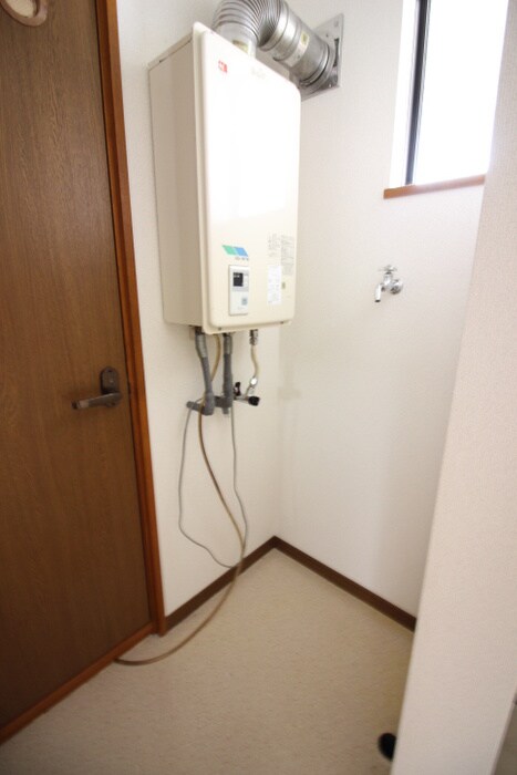 物件内観写真13　(洗濯機置場)