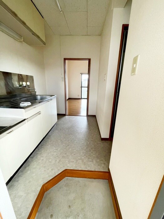 物件内観写真18　(廊下)